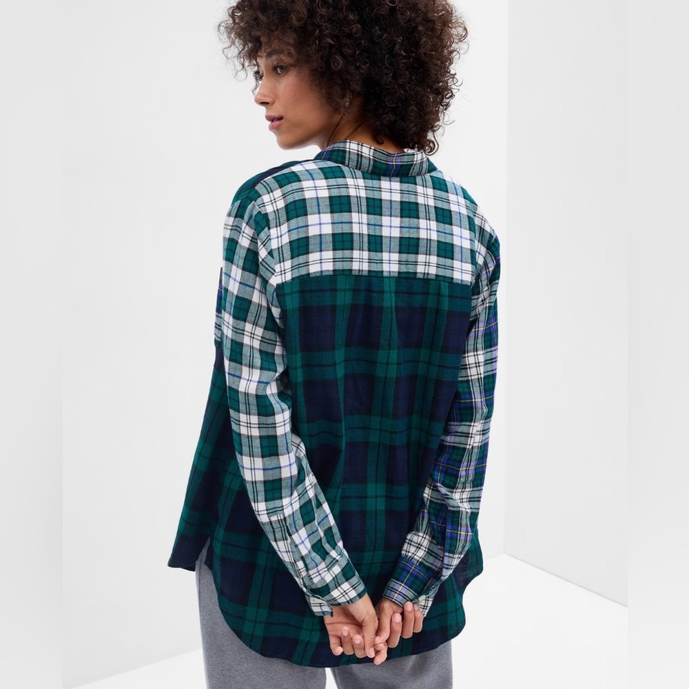 Gap Relaxed Plaid Flannel Easy Shirt.